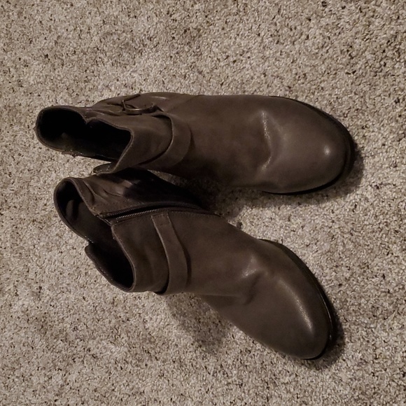 Bear Traps Dark Grey booties - Picture 8 of 8